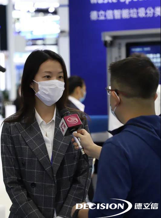 深圳卫视来到了德立信高交会展位对德立信市场部总监进行系列采访